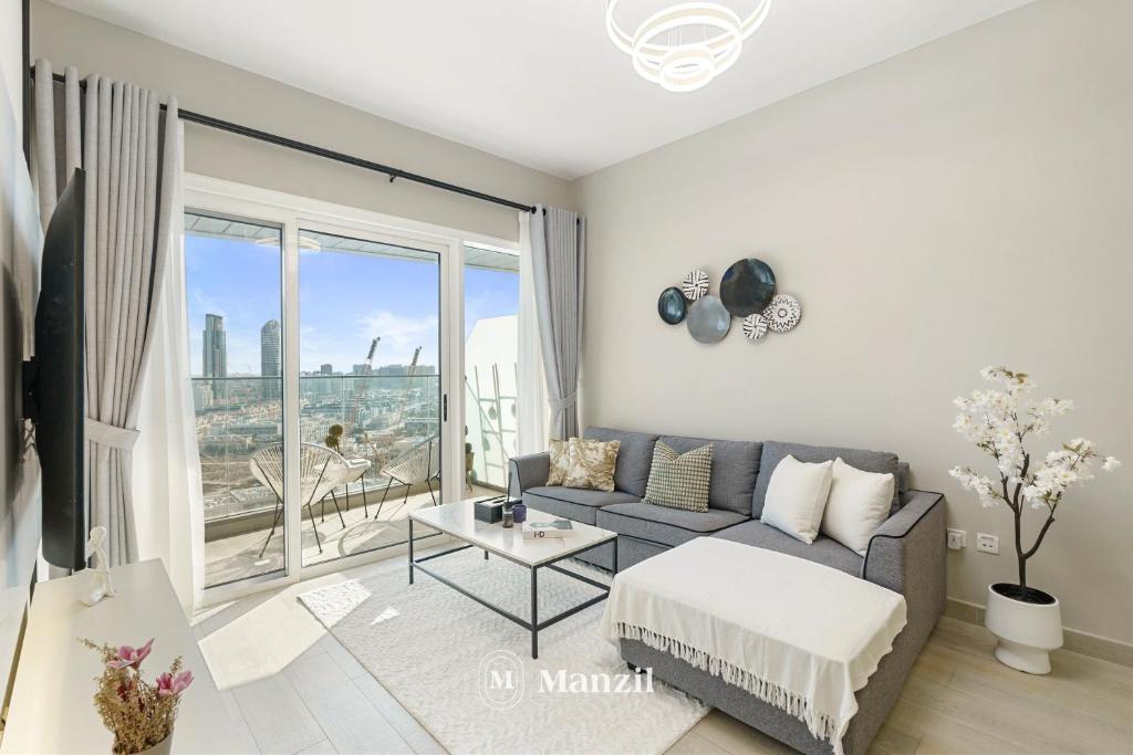 Stylish 1BR Apartment in JVC near Circle Mall