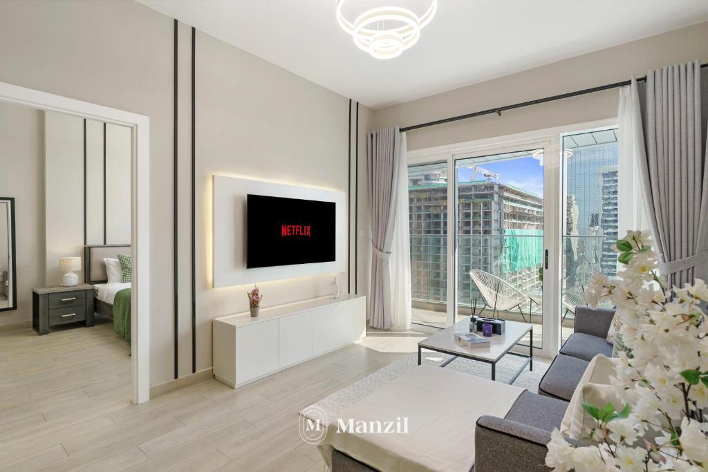 Stylish 1BR Apartment in JVC near Circle Mall