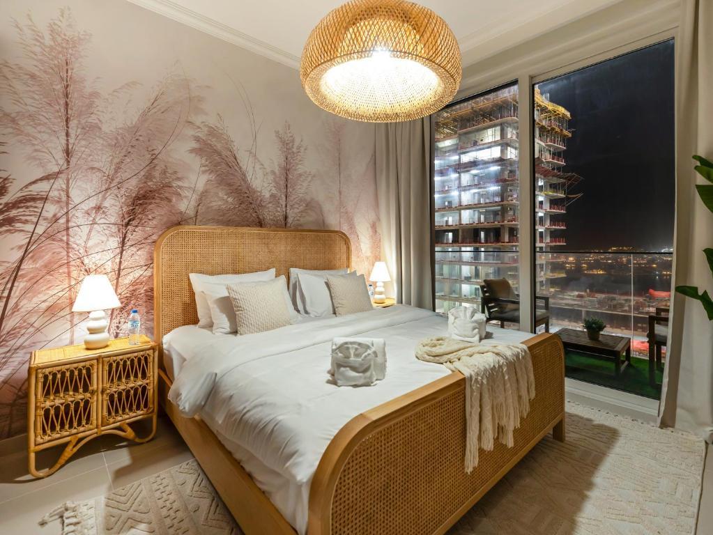 Palm Views in NEW Palace Beach Residence