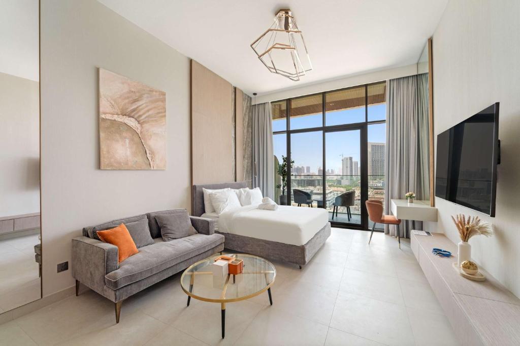 Elegant Studio with Rooftop Pool and Gym in JVC